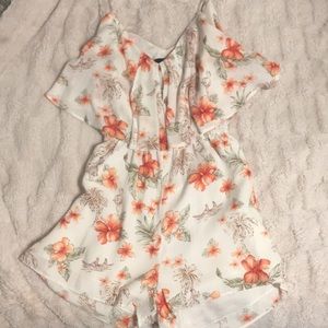 Floral romper🌺
